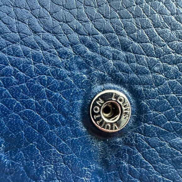 Louis Vuitton Blue Taurillon Leather Capucine Clutch/ Wallet W/Silver hardware - Picture 7 of 14